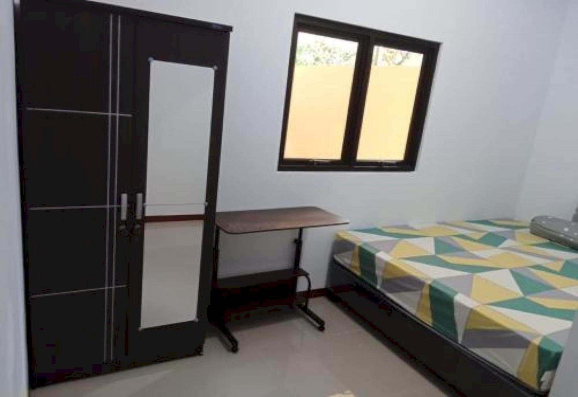 Spot On 94166 Kost Bunda Syariah Hotel Bekasi Bagian luar foto