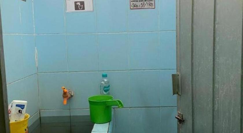 Spot On 94166 Kost Bunda Syariah Hotel Bekasi Bagian luar foto