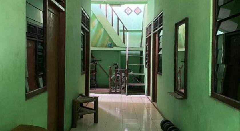 Spot On 94166 Kost Bunda Syariah Hotel Bekasi Bagian luar foto